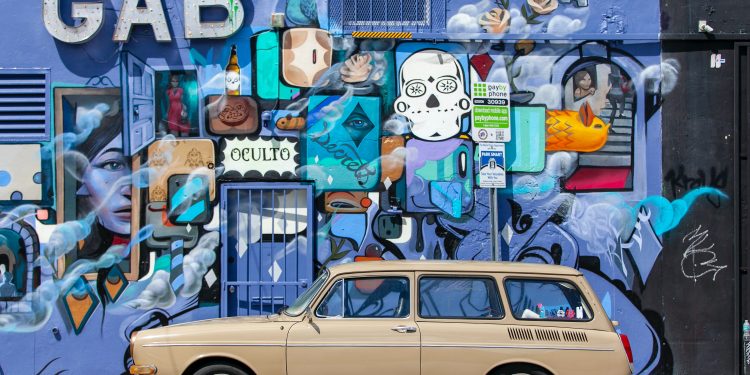 BANKSY NA MOIM DOMU. CZYLI KTO MA PRAWO DO GRAFFITI?