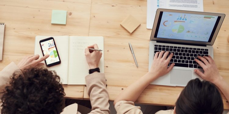 Artysta – przedsiębiorca. Co brać pod uwagę przechodząc „na swoje”?