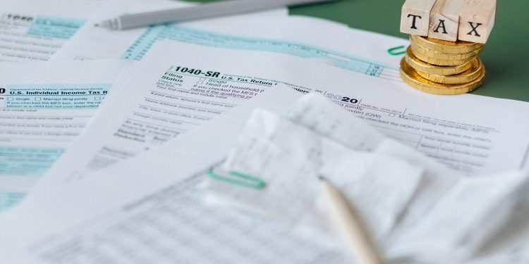 NISKI VAT DLA ARTYSTY – JAK TO ZROBIĆ?