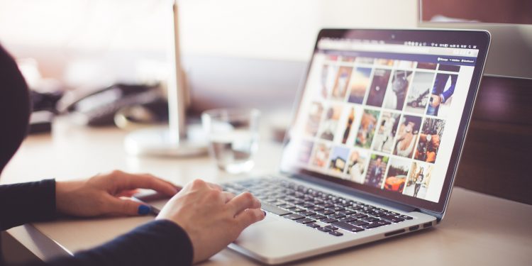 ZWROT DZIEŁA KUPIONEGO PRZEZ INTERNET – czy to możliwe?